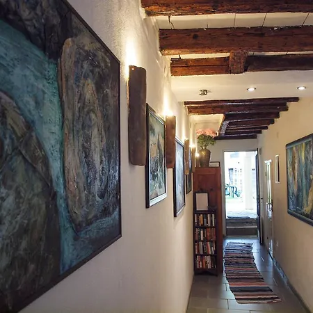 Hemingway House לינה וארוחת בוקר 2*