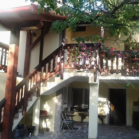 Hemingway House فندق مبيت وإفطار كوباريد